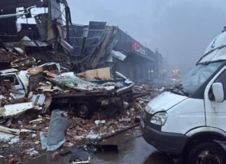Российские удары уничтожили отделение №6 и повредили сортировочное депо «Новой пошты» в Киеве