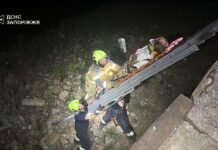 В Запорожье 19-летний парень упал с восьмиметрового пирса