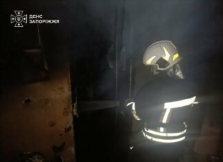В Запорожье во время пожара в многоэтажке спасли пять человек, среди них двое детей