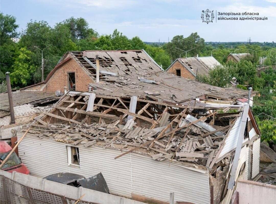 За сутки оккупанты нанесли почти тысячу ударов по Запорожью и области