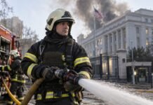 СМИ пишут, что посольства разрабатывают планы по переезду из Киева. МИД возражает