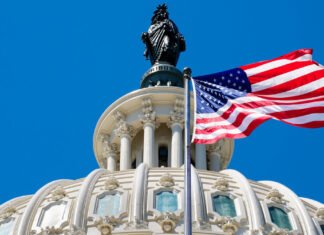 Госдолг США перед инвесторами впервые со времен Второй мировой войны превысил 100% ВВП