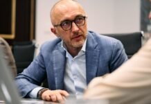 Что стоит за обысками у главы НБУ. Удержится ли Пышный на посту