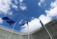 Еврокомиссия: Партнеры должны помочь покрыть бюджетной дыры Украины в размере 70 млрд евро