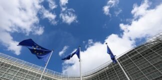 Еврокомиссия: Партнеры должны помочь покрыть бюджетной дыры Украины в размере 70 млрд евро