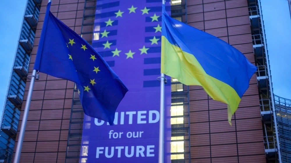 Euronews: В ЕС рассматривают два пути привлечения еще 70 млрд евро для Украины