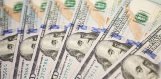 Курс доллара к гривне впервые превысил 45 грн