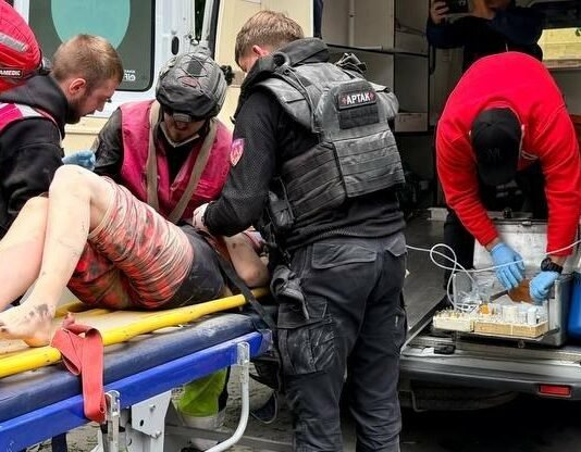 В Запорожье из-под завалов спасли 22-летнюю женщину