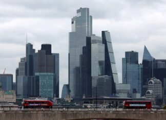 Доходность 30-летних гособлигаций Британии достигла максимума с 1998 года