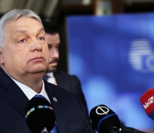 FT: Задержание авто Ощадбанка может стать поводом для первого уголовного дела против Орбана