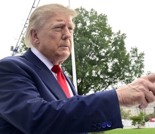 Суд в США запретил транслировать рекламу с прославлением Трампа за государственные деньги