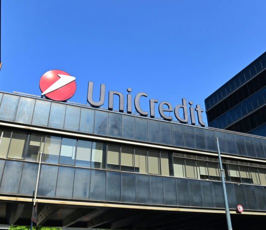 «Без верхнего предела». ЕЦБ разрешил UniCredit увеличить долю в Commerzbank до 30% и выше