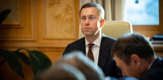 Корецкий определил первоочередные меры по детенизации экономики – фото