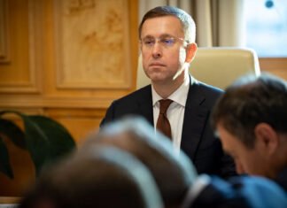 Корецкий определил первоочередные меры по детенизации экономики – фото