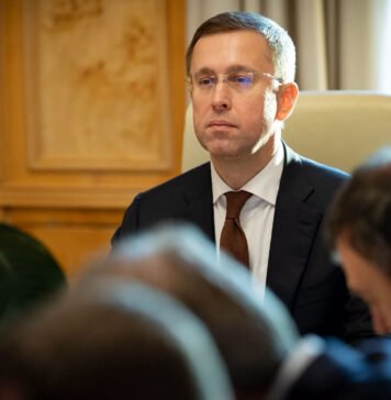 Корецкий определил первоочередные меры по детенизации экономики – фото