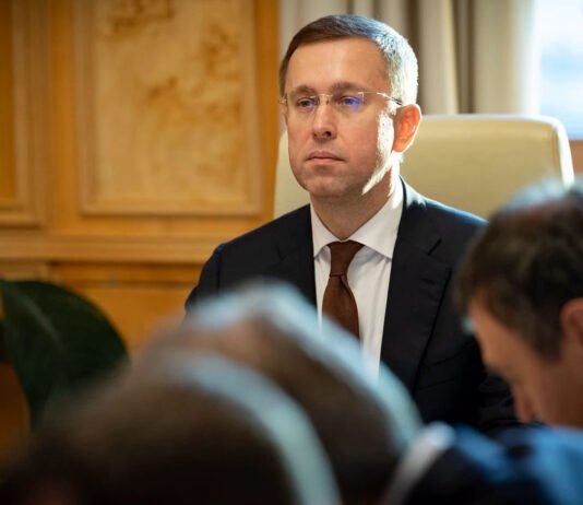 Корецкий определил первоочередные меры по детенизации экономики – фото