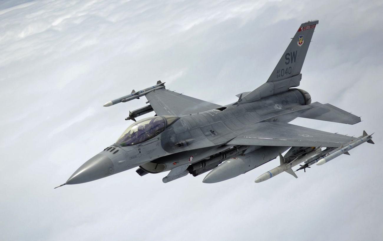 Украина рассчитывает получить F-16 от Бельгии, чтобы противодействовать дронам, — Зеленский