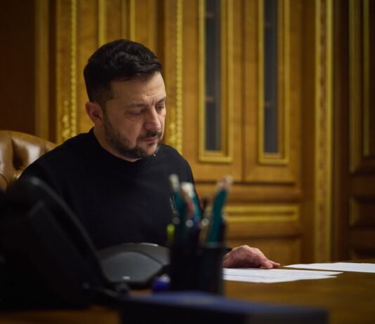 Зеленский подписал продление военного положения и мобилизации еще на 90 дней