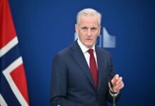 Премьер Норвегии второй день подряд оправдывается за разговор с Путиным