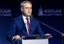 «Россия ведет цифровую войну»: Польша пригрозила соцсетям штрафами за российские фейки