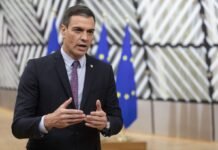 Испания на фоне политического кризиса идет на досрочные выборы