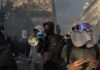 Протесты во Франции: Лувр заблокирован, власти готовят комендантский час