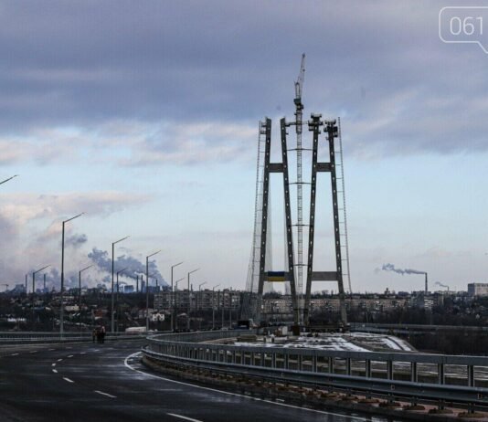 В Запорожье изменили организацию дорожного движения на двух мостах