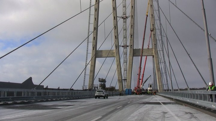 Оккупанты два дня подряд наносят комбинированные удары по мостовым переходам в Запорожье, — Семикин
