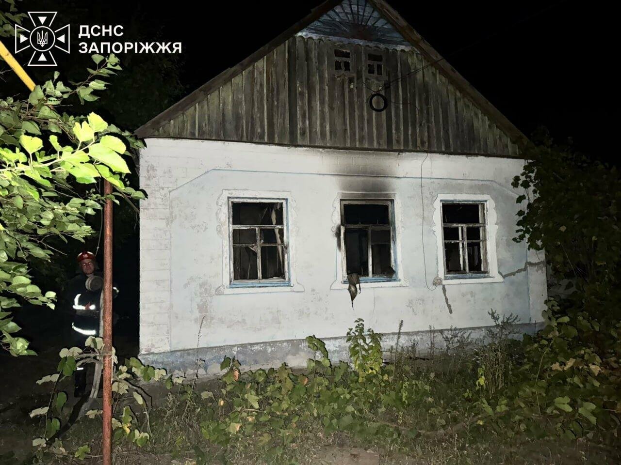 В Запорожском районе из-за короткого замыкания произошли пожары в двух населенных пунктах