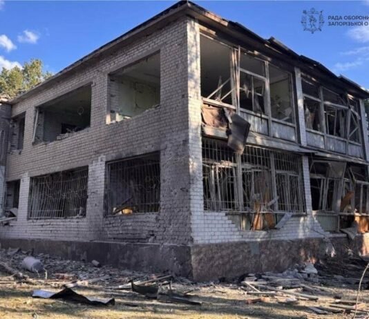 Два человека ранены в результате российских обстрелов Запорожского района
