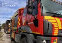 В Запорожье и районе из-за вражеских обстрелов возникли три пожара