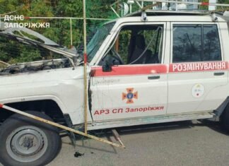 В Запорожье российский дрон атаковал автомобиль саперов ГСЧС