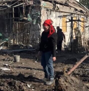 «В один день стали бомжами»: о чем рассказывают жители домов, разбитых в результате ночной атаки по Запорожью, — ФОТОРЕПОРТАЖ