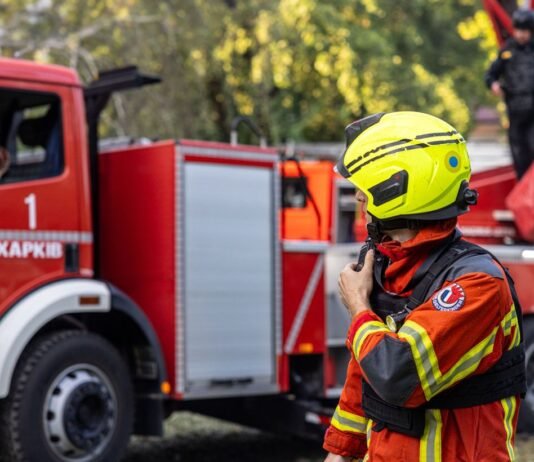 Россияне атаковали Харьков КАБами: есть погибшие, 39 человек ранены