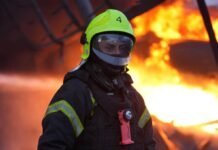 Под ударом метро, высотка и медцентр: что известно о последствиях обстрела Киева (фото)