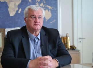 Вы изъяли двоих, а мы внесем 20 олигархов РФ: Сибига о санкциях ЕС