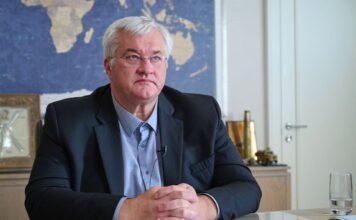 Украина продолжит движение в ЕС. Венгрия сняла вето еще с 2 кластеров