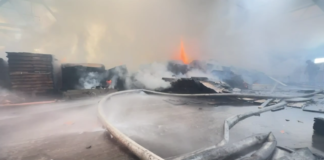 В Запорожье в результате российского удара по складскому помещению погиб мужчина